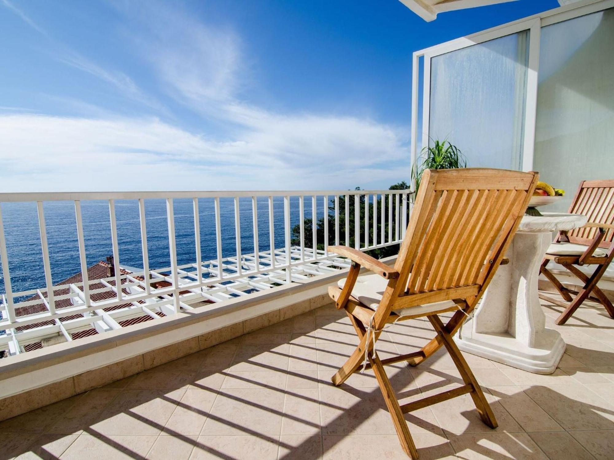 Paco - Three-bedroom With Balcony And Sea View Apartment Dubrovnik